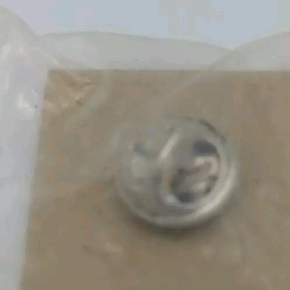 2 Realtor‎ Associate Pins Vintage R Logo Lapel Pin Tie Tack Silver Blue Unused
